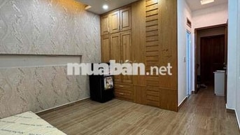 Căn hộ dịch vụ tách bếp, ban công siêu rộng ở được 3-4 người