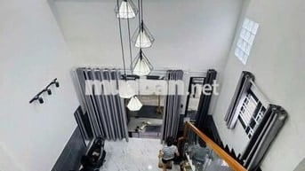 NHÀ ĐẸP LÊ VĂN,  50m2,  Trệt lững 2 lầu