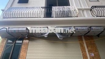 Nhà 4T*42m2 thiết kế gara ô tô trong nhà- ngay sát Đại Lộ- Giá 4,35 tỷ