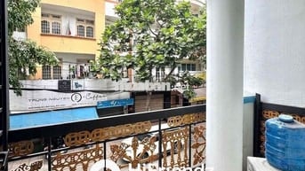 phòng gác ban công siêu rộng , Phạm Hùng F4 Q8 sát Aeon mall