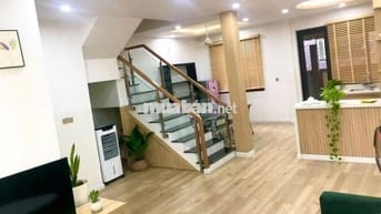 Cho thuê Nhà phố vườn 1 trệt 1 lầu 3pn 2vs Full NT yên tĩnh, mát mẽ