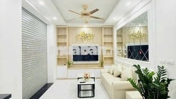 BÁN NHÀ CẦU GIẤY - FULL NỘI THẤT - GIÁ TỐT - VỊ TRÍ THUẬN TIỆN