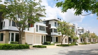 Bán biệt thự song lập Lucasta Quận 9, 175m2 đất, 3 tầng, 3PN, giá tốt