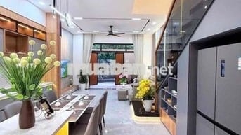 Nhà đẹp 3 tầng- Đường nhựa 8m, ô tô đậu trước cửa -Ngô Sỹ Liên