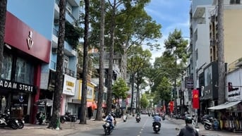 MT ngang 5m Nguyễn Trãi, Q5. Đang có HĐT 110 triệu/tháng