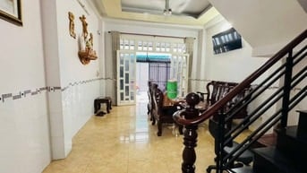 GIÁ 2 TỶ 990 lớn nhà 1 trệt, 2 lầu hẻm 77 đường Hoàng Diệu 2 (Q. Thủ Đ