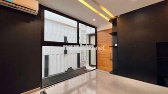 Căn 2 Phòng Ngủ Cao Cấp Sát Vách Quận 1