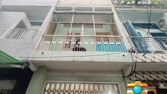 - BÁN NHÀ Q4 KHU HAI MƯƠI THƯỚC HẺM TRUỚC NHÀ 4M