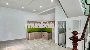 Nhà Mới Sạch Sẻ DT 130m2 1Trệt 1Lầu 2Pn 2Wc Đườn Tải Đậu Cửa Ngã Tư Ga