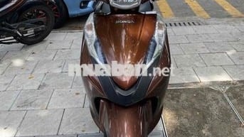 Honda Lead rin đẹp nguyên vẹn.