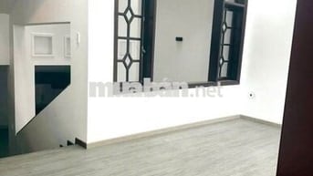 Cho thuê nhà 4 tầng mặt tiền đường Núi Thành, vị trí đẹp