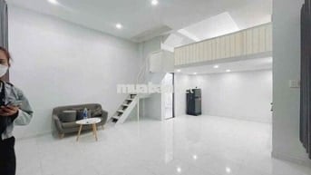 Duplex full q4 rộng rãi gác cao gần trung tâm q1 có nội thất sạch sẽ