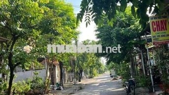Tôi cần bán đất tặng nhà cấp 4 đường Xuân Thiều 11