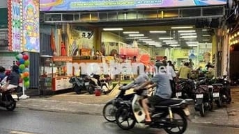 cho thuê mặt tiền buổi sáng phía trc