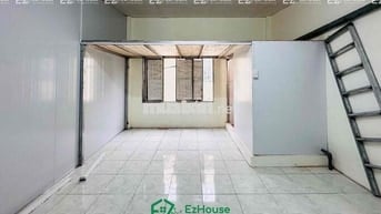 PHÒNG RỘNG CỬA SỔ ĐANG XÂY NGAY AN DƯƠNG VƯƠNG - VÒNG XOAY MŨI TÀU