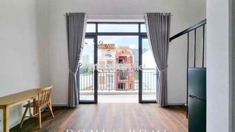 Duplex ban công rộng rãi gần cầu Khánh Hội Full rộng rãi sạch sẽ
