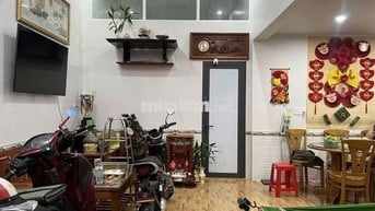 NHÀ TRỆT LẦU 56M2 (5.5x8.6, NỞ HẬU 8.2), TRUNG TÂM, GIÁ 2 ĐỒNG TL