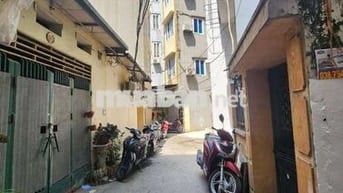 Lô góc 2 mặt thoáng, nhà đẹp ở ngay