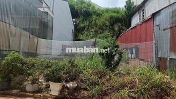 BÁN GẤP đất view đồi , Ngay trung tâm trị trấn Lạc Dương