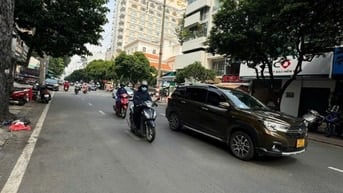 BÁN GẤP NHÀ 2 MẶT TIỀN HÙNG VƯƠNG, P9, Q5. DT 4.2 X15M. 2 LẦU . GIÁ CH