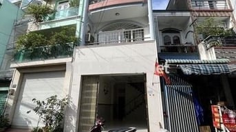 Nhà mới 4PN XE HƠI TRÁNH NHAU GẦN LÝ THƯỜNG KIỆT TÂN BÌNH