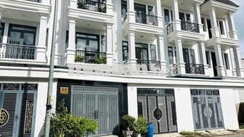 Bán nhà sr hoàn công mơia tinh
