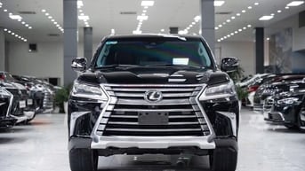 Bán  Lexus LX570 nhập Mỹ, sản xuất 2020, lăn bánh 4 vạn km.