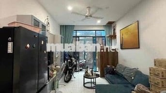 M7 -NHÀ Q4 XÂY Ở KIÊN CỐ BTCT - NỘI THẤT CAO CẤP -