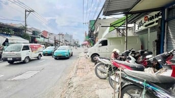 Mặt bằng cho thuê nằm ngay mặt đường Nguyễn Xí