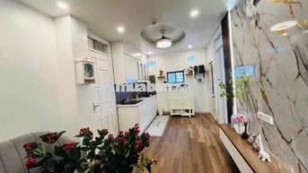 Mặt phố Vũ Tông phan 56m 2pn tặng nội thất
