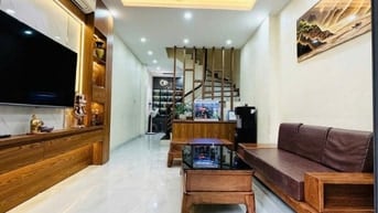Phạm Thận Duật, 34m2*5T, mặt ngõ thông kinh doanh, ô tô, nhà đẹp, 9 tỷ