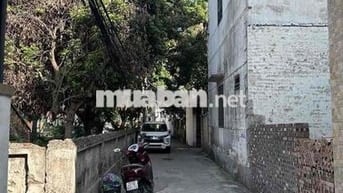 Bán Mảnh Đất Ngay Sát Ngọc Thuỵ,LB Ô Tô 7 chỗ Đỗ Vào Đất chỉ 7,x tỷ