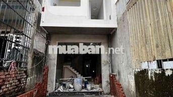 Nhà phố đang hoàn thiện gần chợ Bình An và làng đại học quốc gia Tphcm