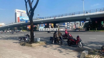 MẶT TIỀN ĐIỆN BIÊN PHỦ , NGÃ TƯ HÀNG XANH