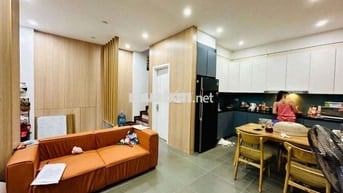 Bán Lô góc Trần Thái Tông Cầu Giấy, 39m2, mt 5.9m, ngõ thông, 9.5 tỷ!