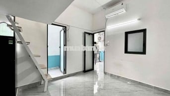 CHO THUÊ CHDV DUPLEX BAN CÔNG NGAY GA METRO VĂN THÁNH