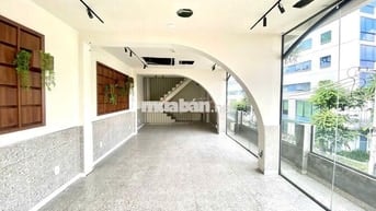 Siêu phẩm góc 2MT trung tâm. Vị trí đẹp - sân dài - Khu sầm uất giá ..