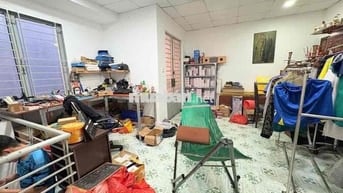 Nhà 1 trệt . 1 lầu . 2pn .2 vs