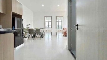 Căn hộ 2PN full nội thất, cửa sổ lớn thoáng Trần Hưng Đạo quận 5