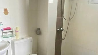 Central Plaza, P3, TB: 2p ngủ, 2wc, 12,5tr/th, Nội thất. Nhà mới sơn.
