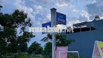 CẦN BÁN LÔ ĐẤT GIÁ RẺ CẠNH FPT