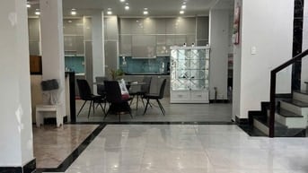 Biệt Thự Bát Nàn Ngang 15m, Có Hầm Để Xe Rộng Rãi thoáng má