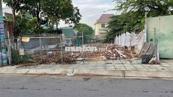 380 TRIỆU, 6M X 36M, NGAY CHỢ VIỆT KIỀU, 1 LÔ ***, BAO THUẾ PHÍ.