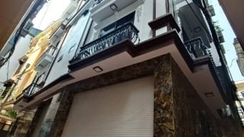 BÁN NHÀ CẦU GIẤY: LÔ GÓC,NHÀ MỚI TING, 7 TẦNG THANG MÁY, 56M2, 8PN, 