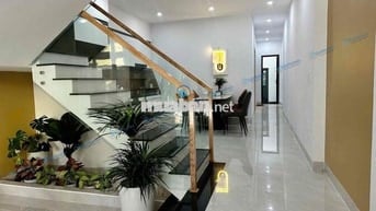 CHO THUÊ NHÀ MỚI 2 TẦNG 3PN MẶT TIỀN GẦN PHAN ĐĂNG LƯU - LÊ THANH NGHỊ