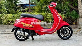 vespa đèn vuông 2018