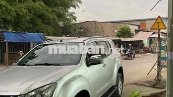 Isuzu Mu X 2017 2.5 4X2 MT - Xe gia đình đi kỹ
