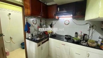 nhà . 1 trệt . 1 lững . 2 lầu . 3pn . 2vs