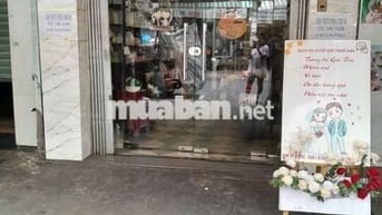 Cho thuê vỉa hè trước nhà bán mặt hàng mang đi