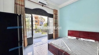 CHO THUÊ PHÒNG MẶT TIỀN Q8_CỌC 1 THÁNG_CÓ BAN CÔNG CỬA SỔ MỚI